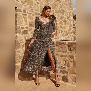 Astr the Label Lovestruck Floral Tiered Maxi Dress Size Large